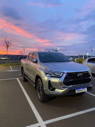 TOYOTA HILUX 2.8 D-4D TURBO DIESEL CD SRX 4X4 AUTOMÁTICO